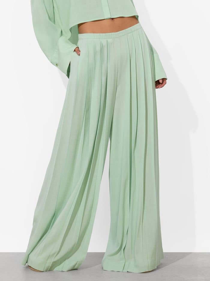 JENNA PLEATED PULL ON PANT - GREEN TEA - Alice And Olivia
