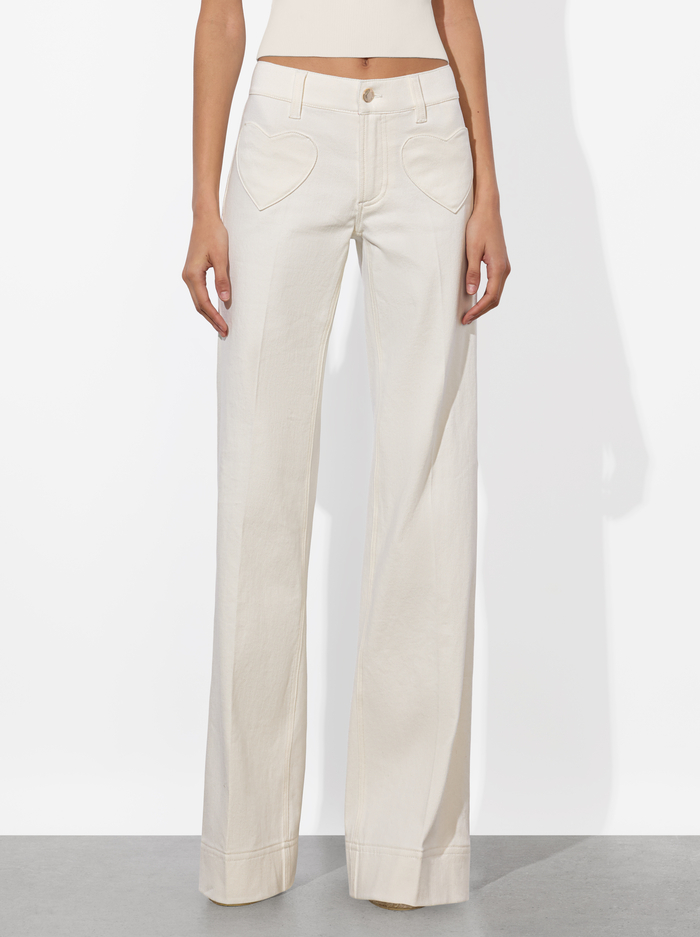SLAY HEART FRONT JEAN - VANILLA - Alice And Olivia
